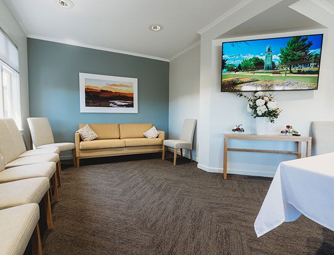 Sowmans Lounge